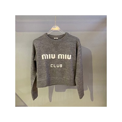 MIUMIU LOGO KNIT MAN TO MAN - 미우미우 로고 크롭 니트 맨투맨