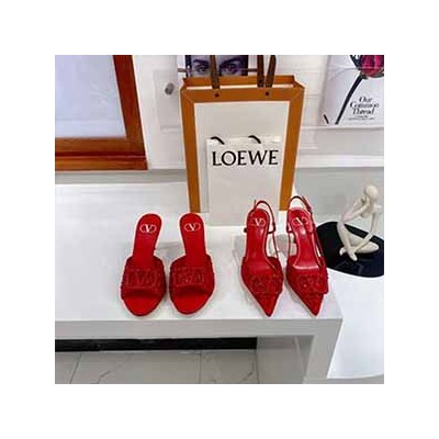 VALENTINO V LOGO PUMPS - 발렌티노 브이로고 펌프스