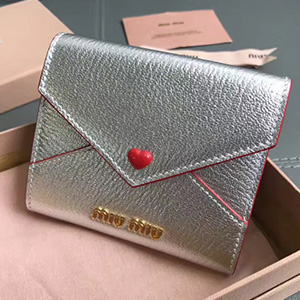 MIUMIU HEART WALLET - 미우미우 하트버튼 반지갑