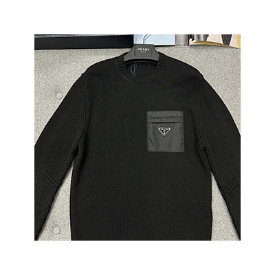 PRADA TRIANGLE LOGO POKET KNIT - 프라다 로고 포켓 니트