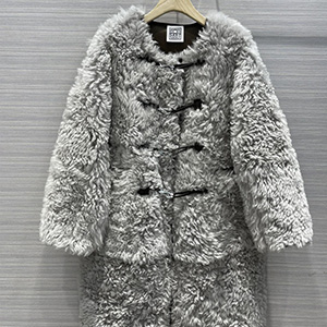 TOTEME SHAGGY SHEARLING CLASP COAT - 토템 섀기 시어링 크래스프 코트